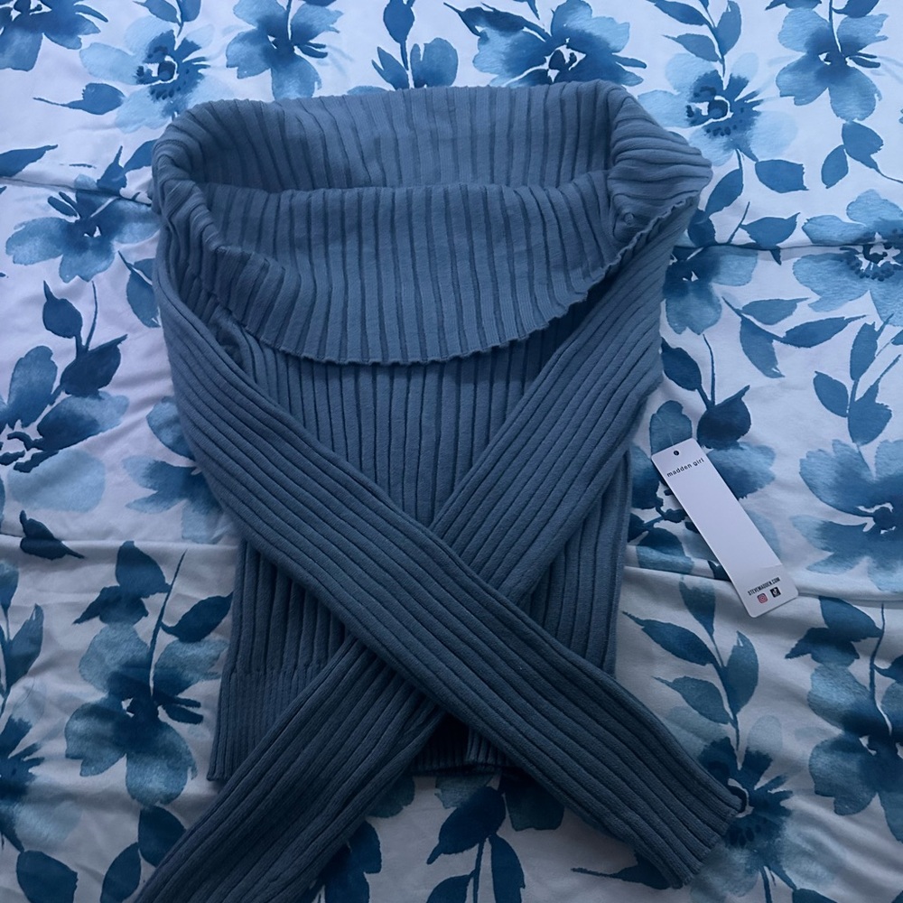 Women's Blue Sweater